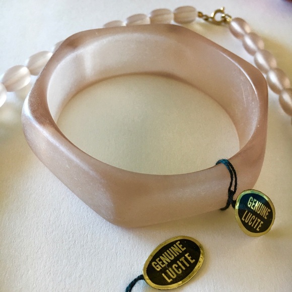 Vintage Genuine Lucite Necklace & Bracelet Set NOS - Picture 3 of 6